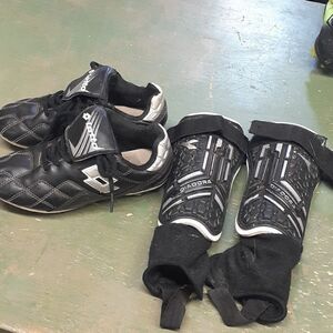 Lotto Youth Soccer Cleats Athletic Boy Girl Shoes White Silver Black Size 12K